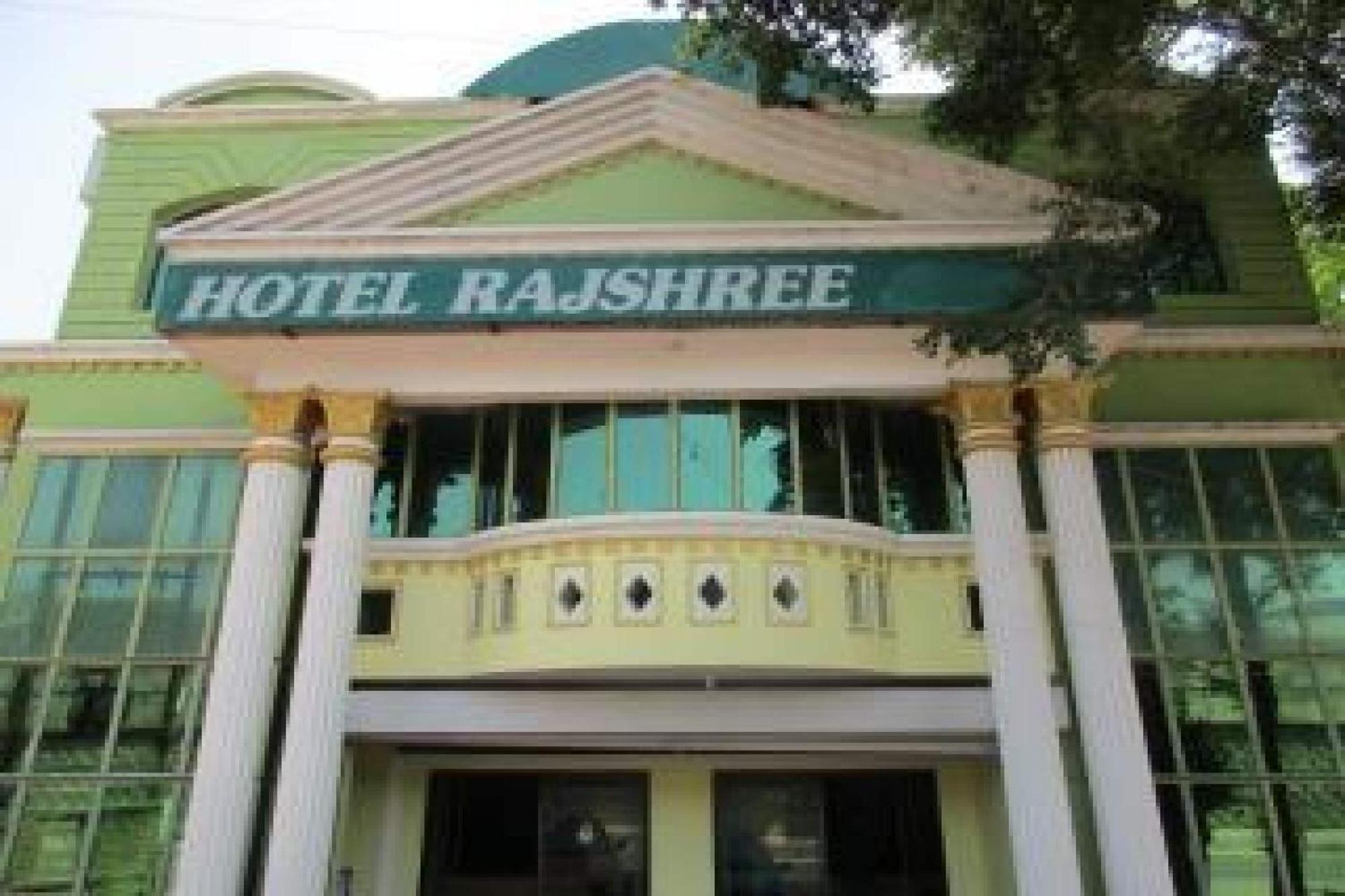 Oyo Hotel Rajshree Akolia Екстер'єр фото